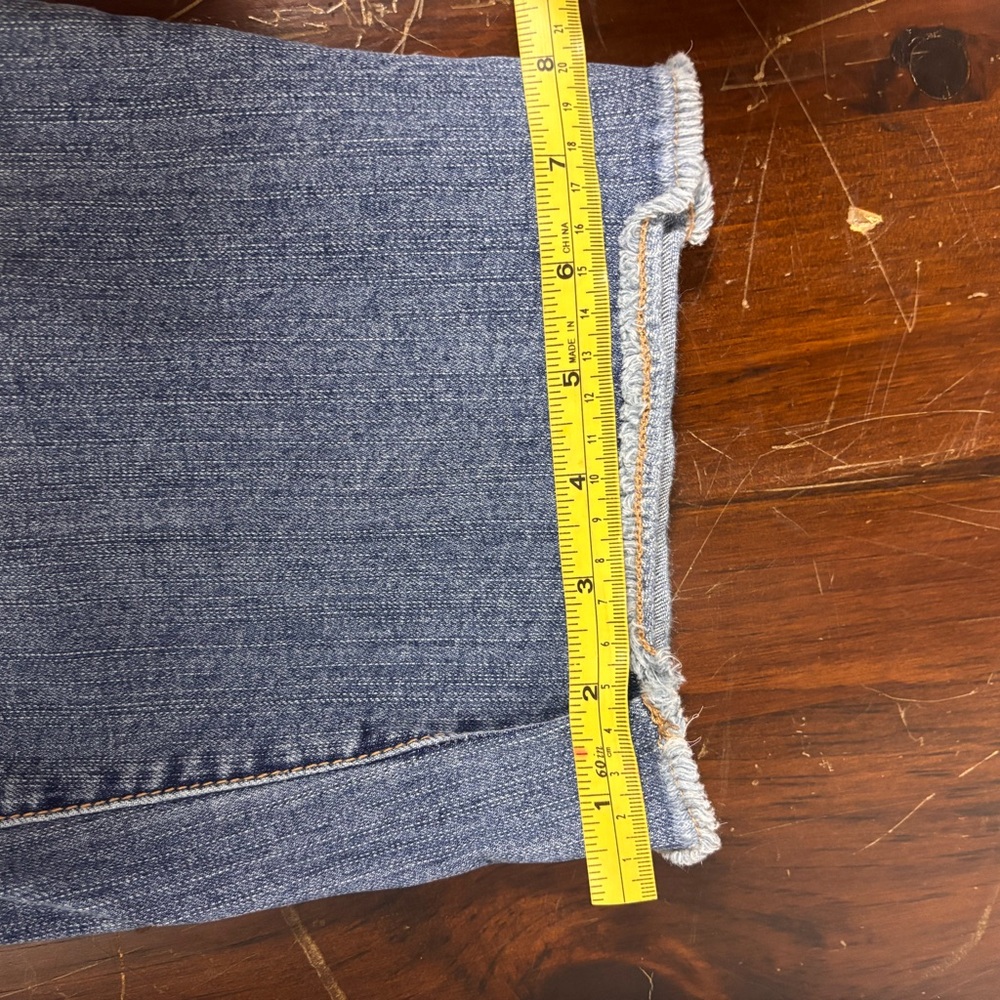 Torrid Denim Boyfriend Jeans Distressed Raw Hem Size 24 - Picture 9 of 10